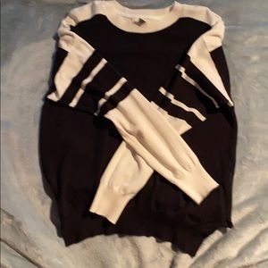 Light weight sweater